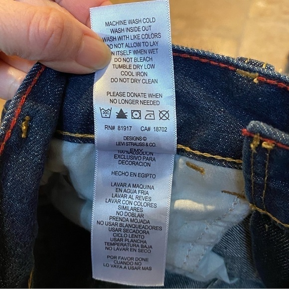 NWT~LEVI’S Kids Utility Hudson Blue Jean Shorts Size 12 Reg - Picture 7 of 7